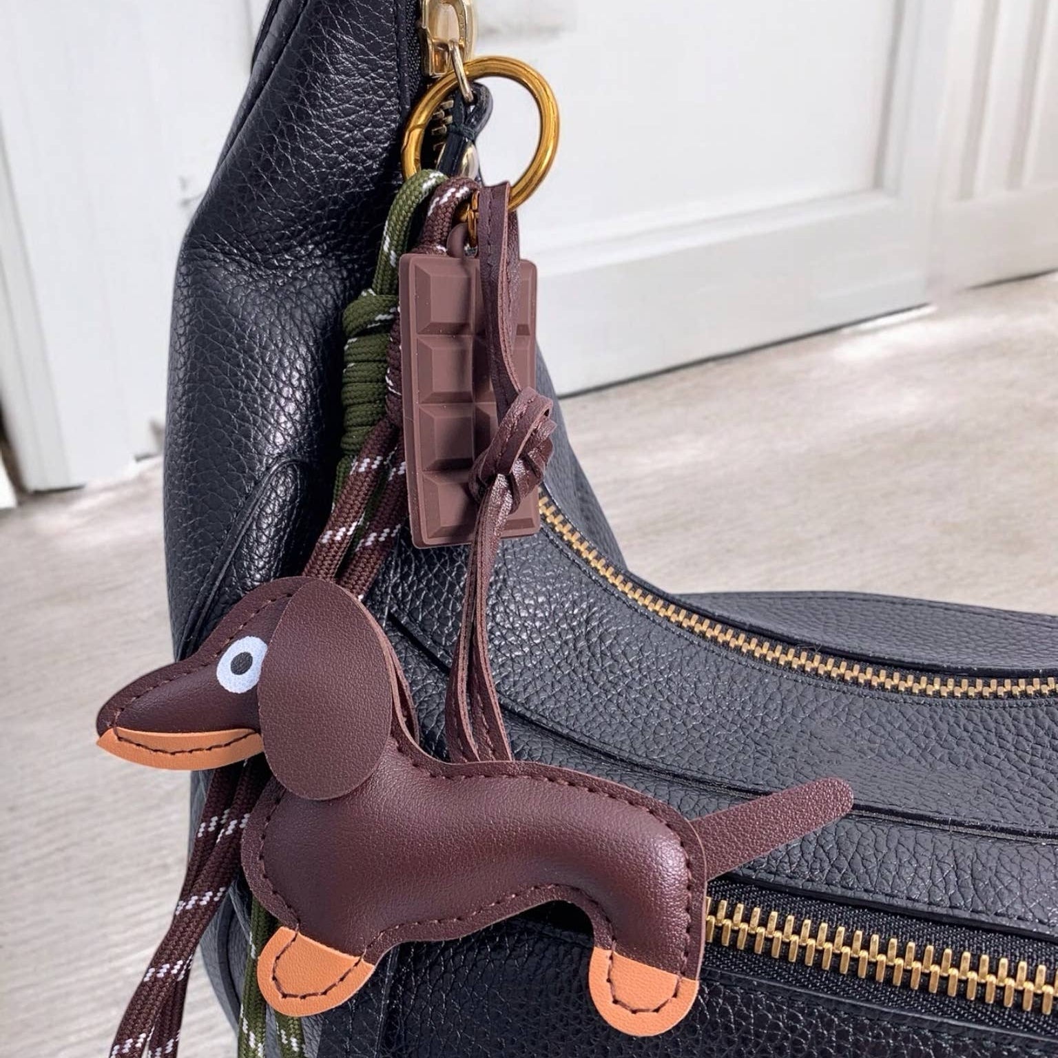 Grigri de sac et porte-clé Chien et chocolat